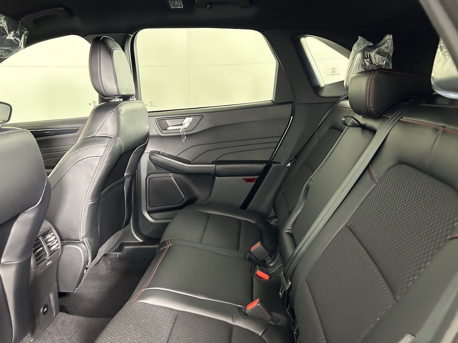 2025 Ford Escape ST-Line photo 15