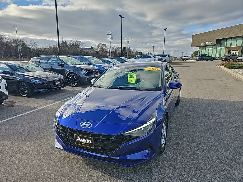 2023 Hyundai Elantra SE