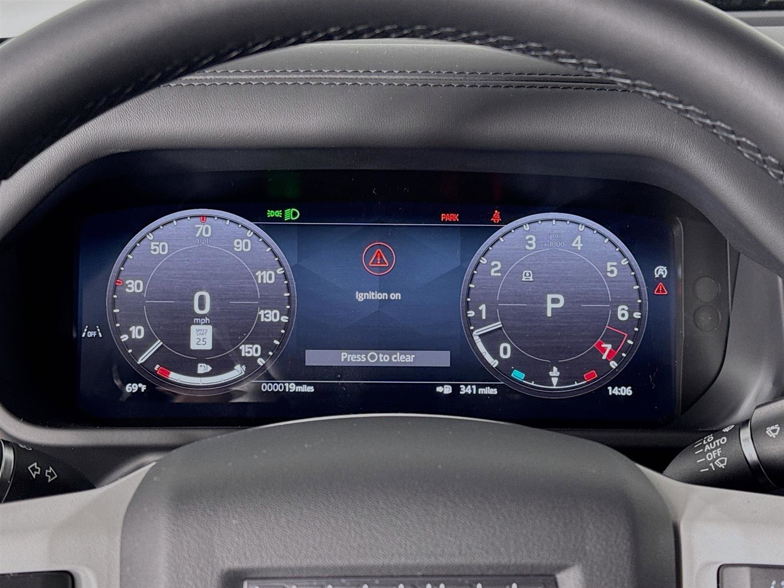 2025 Land Rover Defender 110 X-Dynamic SE photo 11