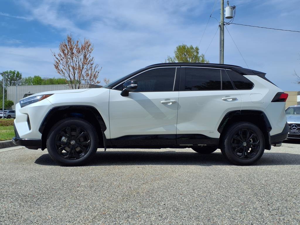 2024 Toyota RAV4 Hybrid XSE photo 2