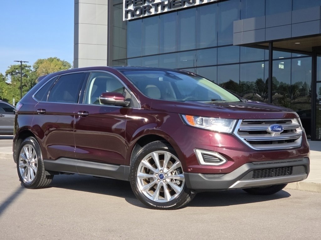 2018 Ford Edge Titanium photo 2