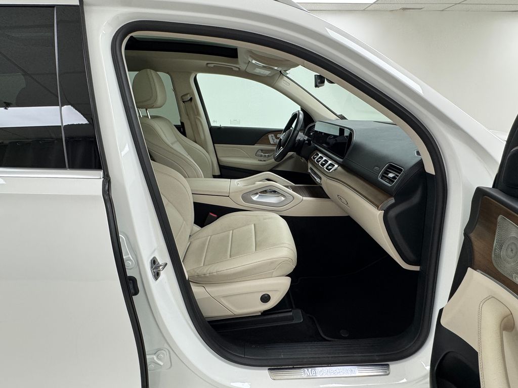 2022 Mercedes Benz GLS 450 4MATIC photo 15