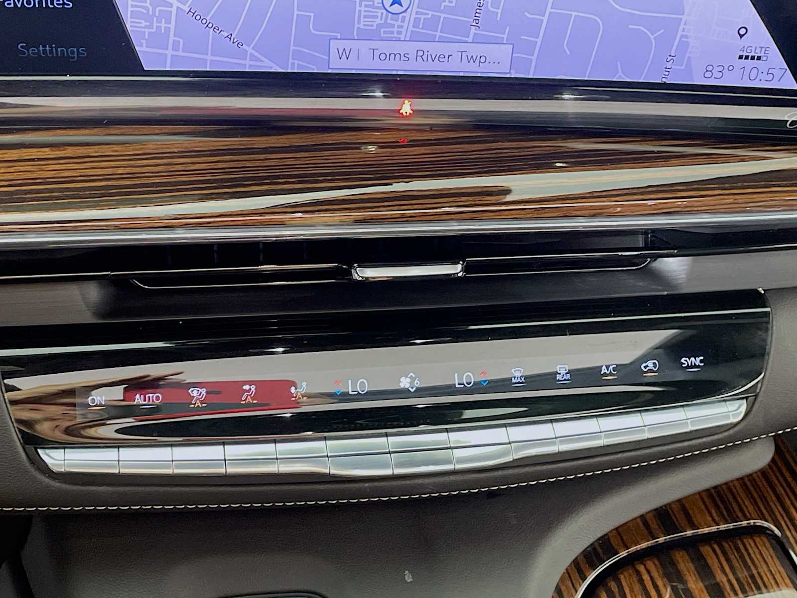 2022 Cadillac Escalade Premium Luxury photo 12
