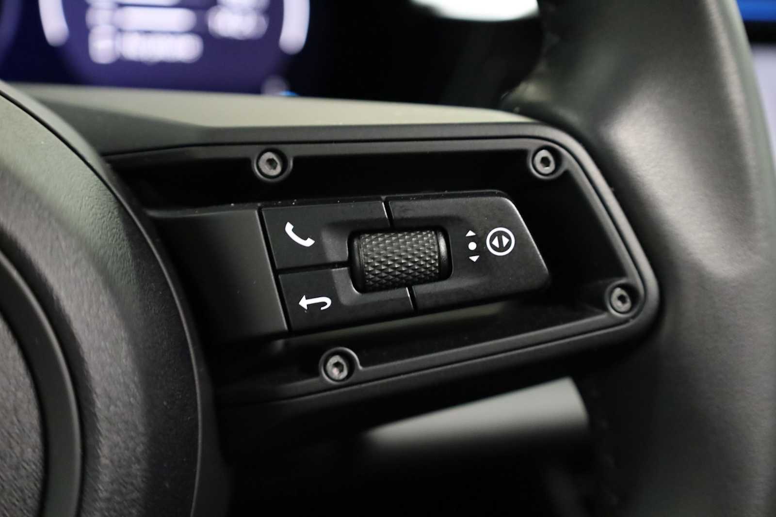 2024 Porsche Macan Electric 4 photo 25
