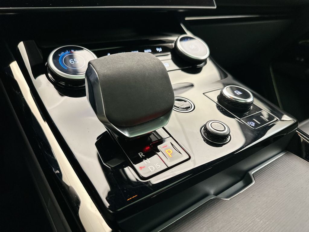 2023 Land Rover Range Rover Sport SE photo 12