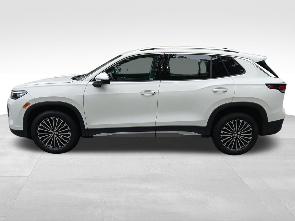 2025 Volkswagen Tiguan S photo 2