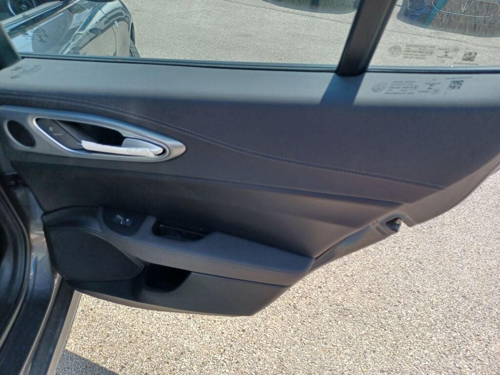 2024 Alfa Romeo Giulia Ti photo 4