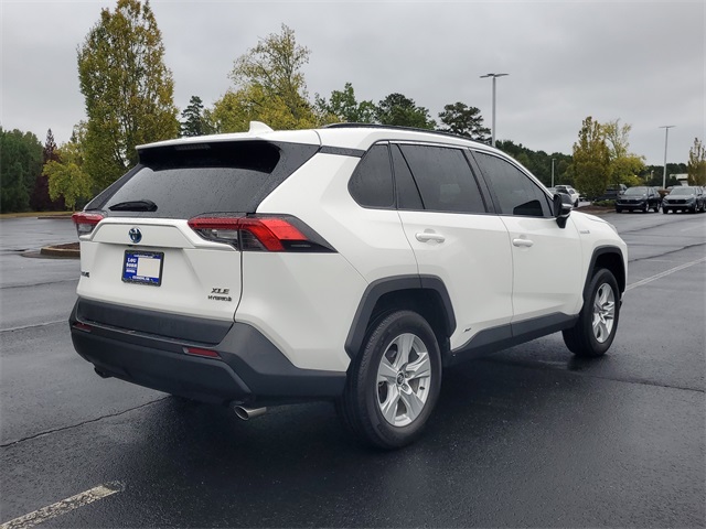 2020 Toyota RAV4 Hybrid XLE photo 4