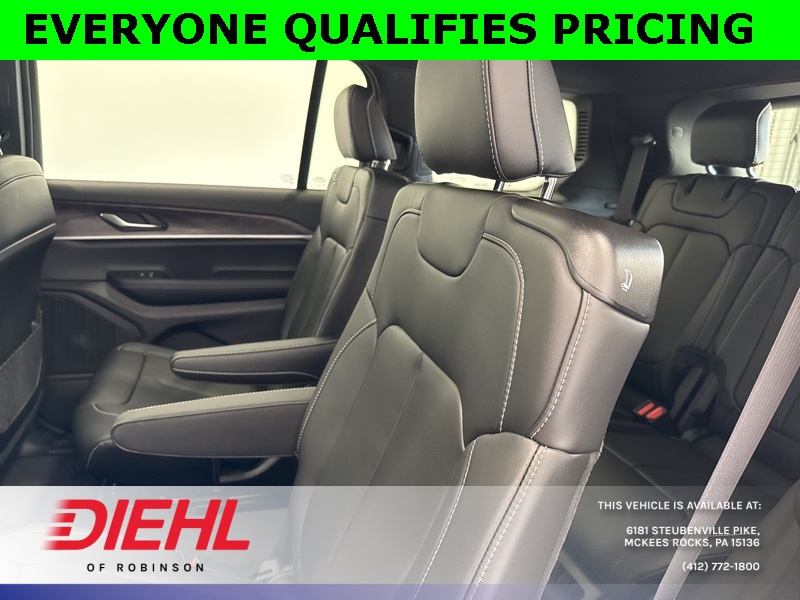2025 Jeep Grand Cherokee Limited photo 17