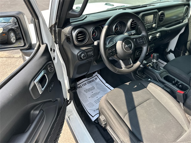 2021 Jeep Gladiator Willys photo 24