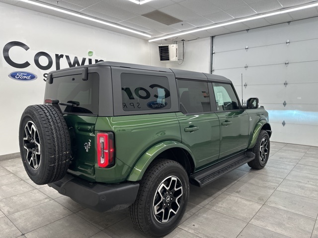 2025 Ford Bronco Outer Banks photo 5