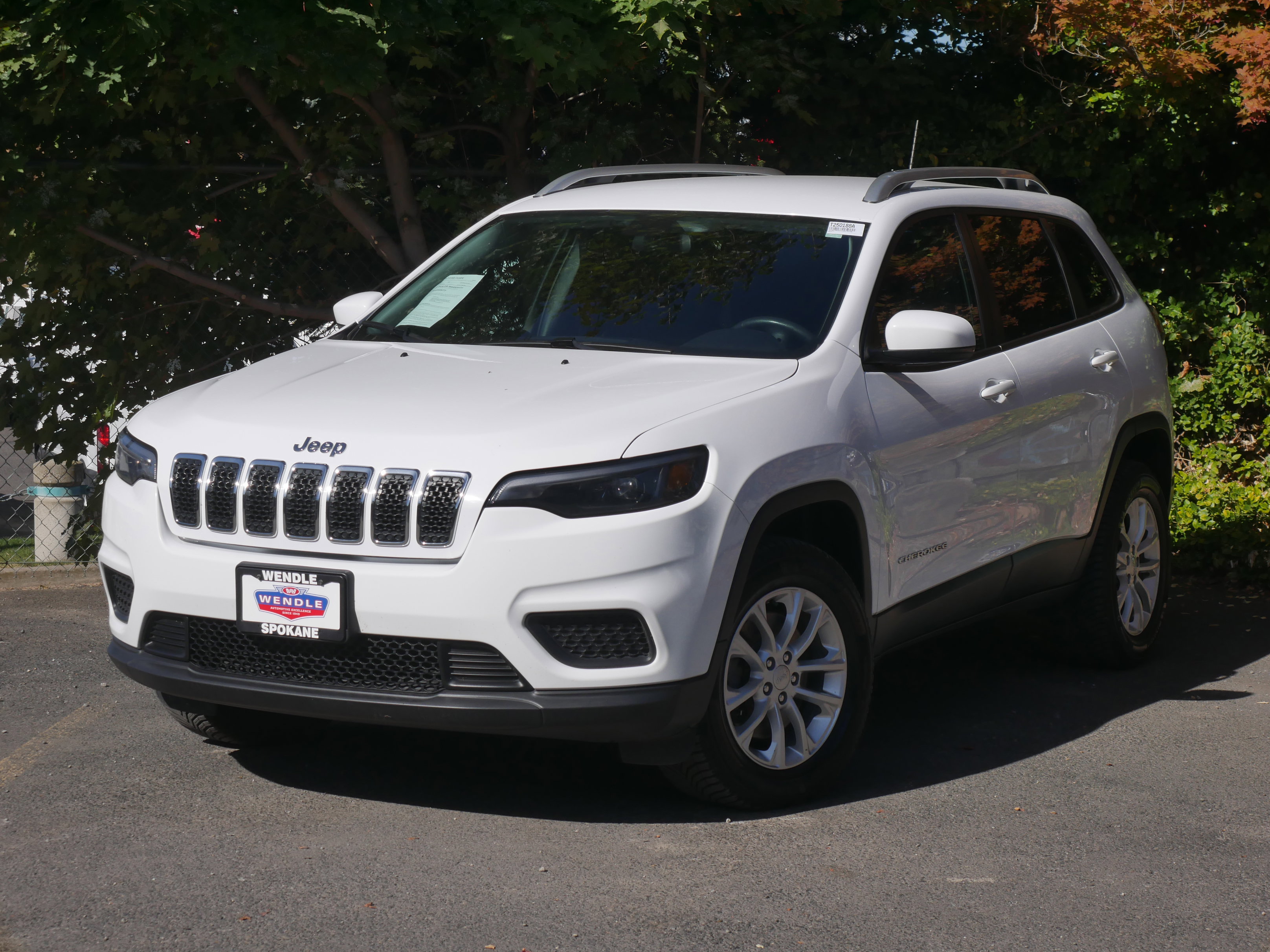 2020 Jeep Cherokee Latitude photo 2