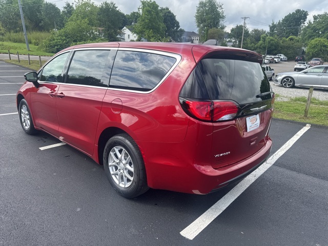 2025 Chrysler Voyager LX photo 5