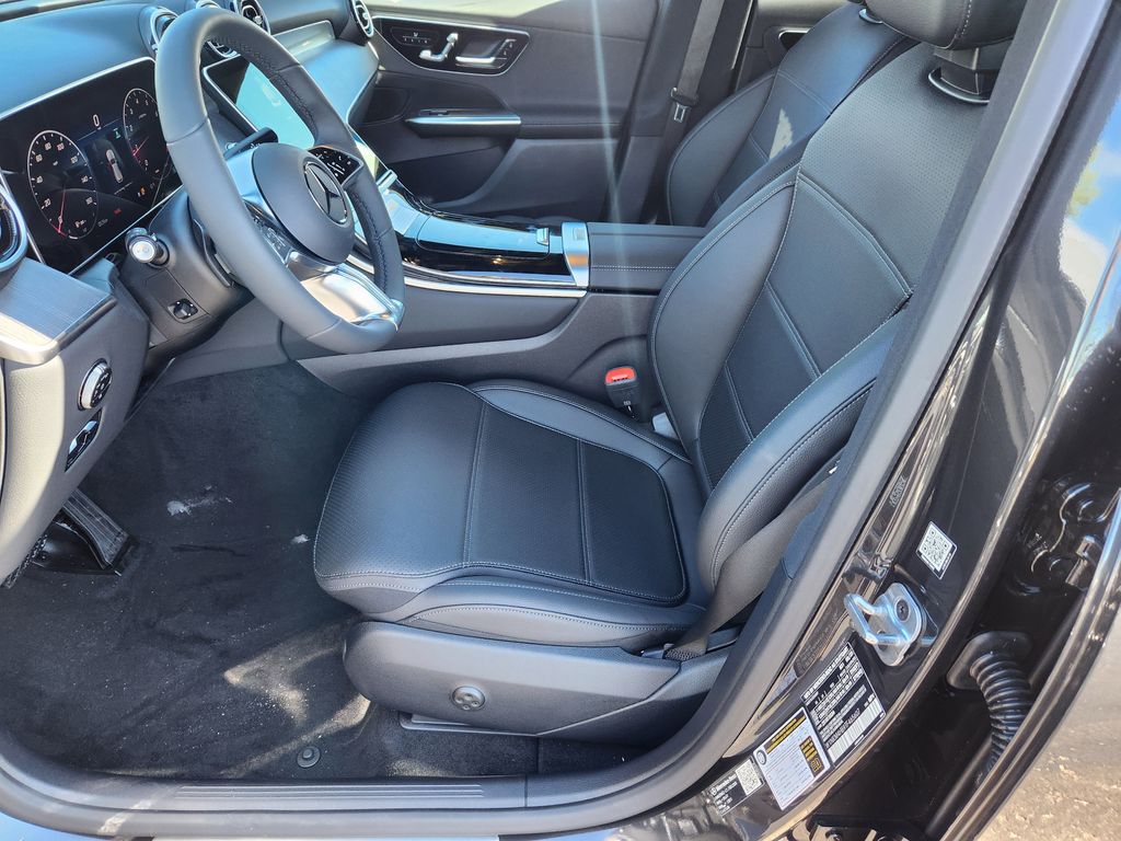 2026 Mercedes Benz GLC 300 4MATIC photo 13