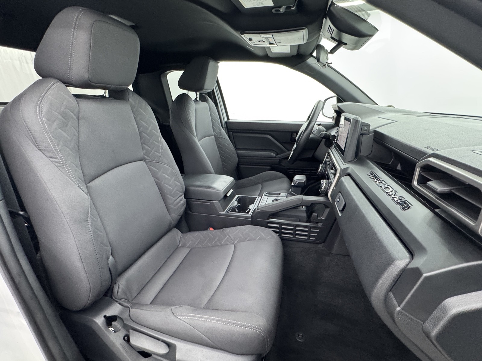 2024 Toyota Tacoma SR XtraCab photo 40