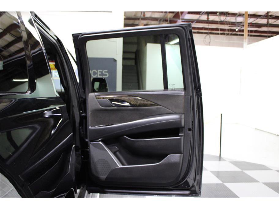 2016 Cadillac Escalade ESV Platinum photo 24
