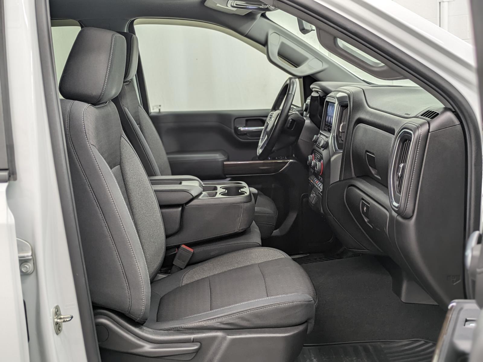 2019 Chevrolet Silverado 1500 RST photo 21