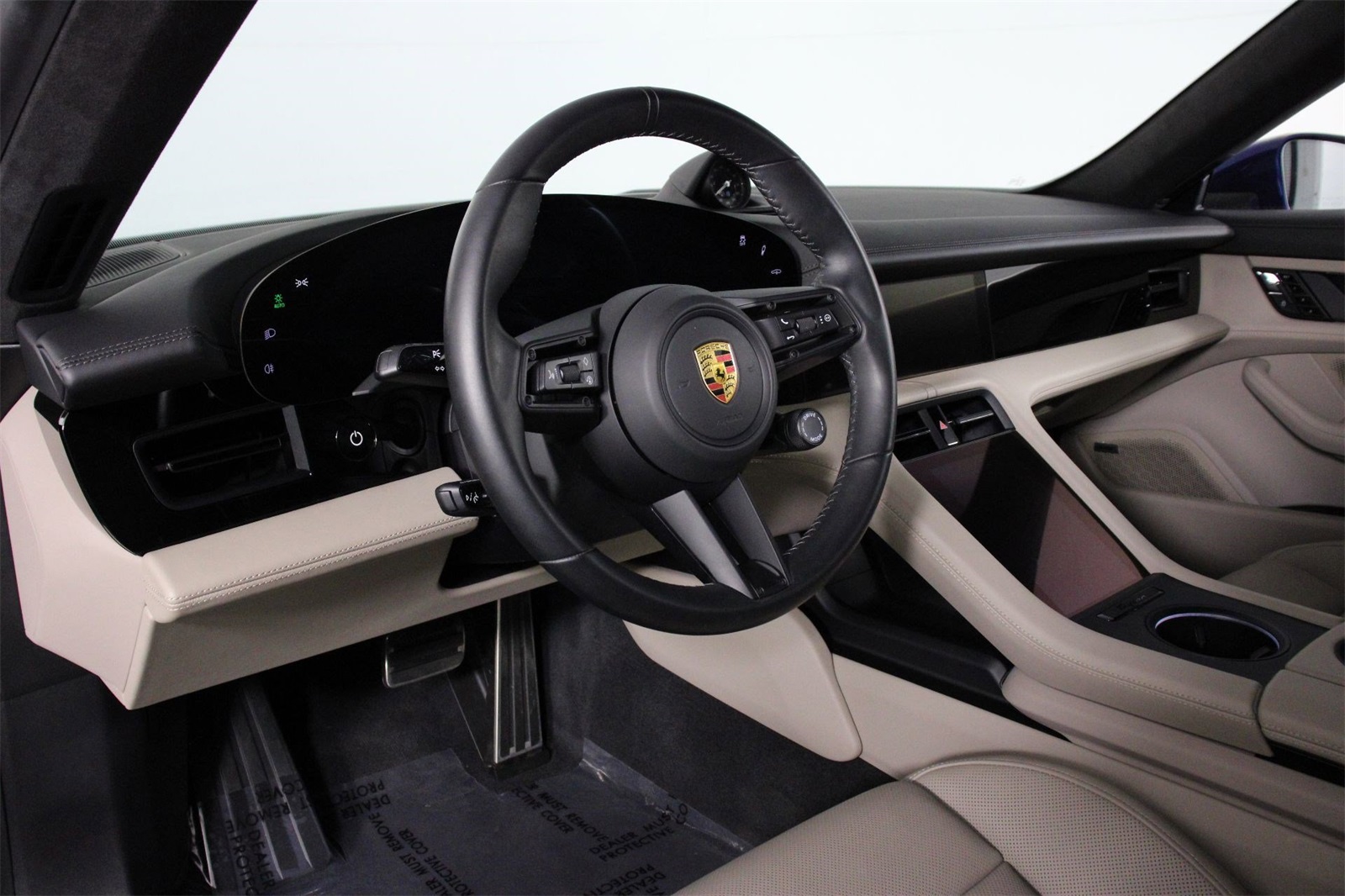2020 Porsche Taycan Turbo S photo 4