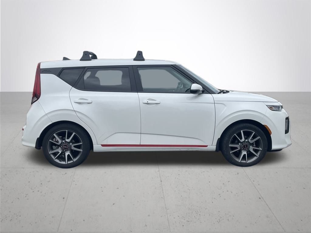 2022 Kia Soul GT-Line photo 2