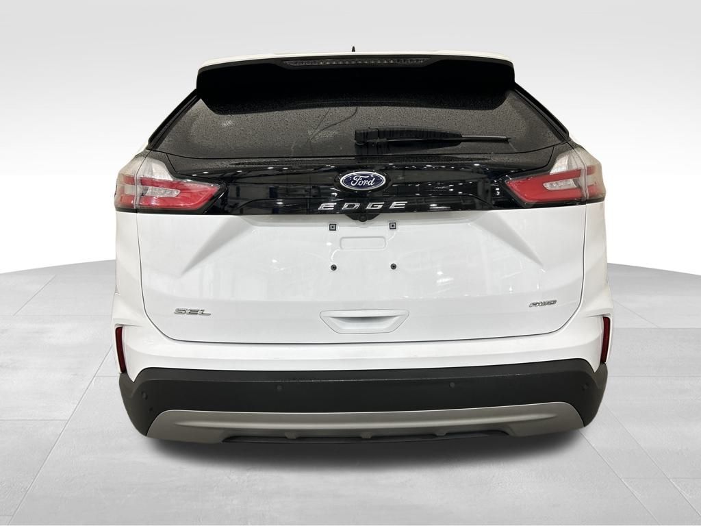 2024 Ford Edge SEL photo 4