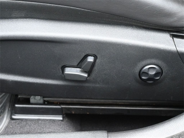 2021 Chrysler 300 S photo 16