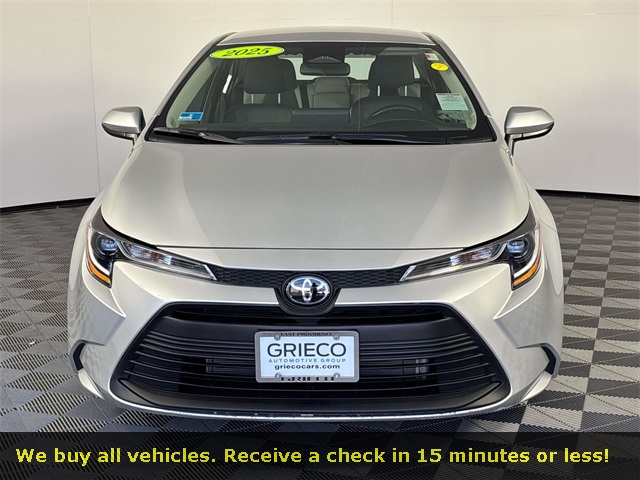 2025 Toyota Corolla LE photo 2