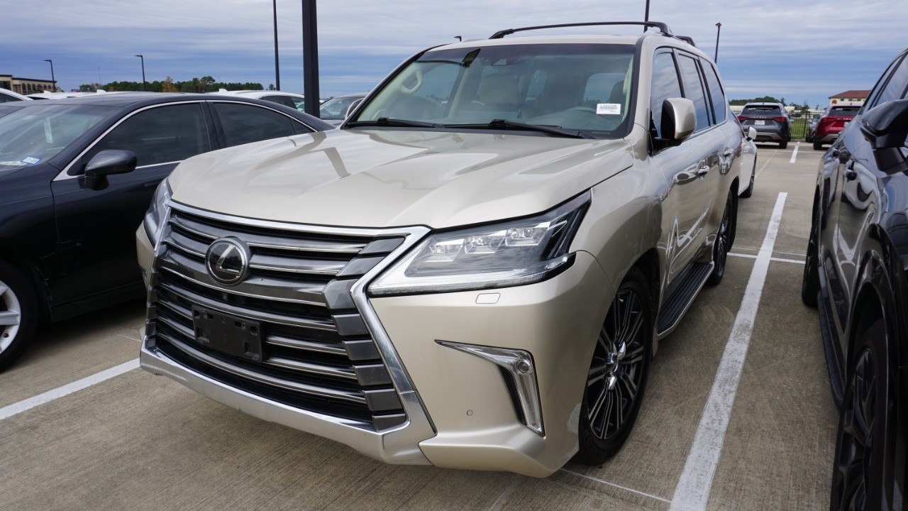 2019 Lexus LX 570's photo