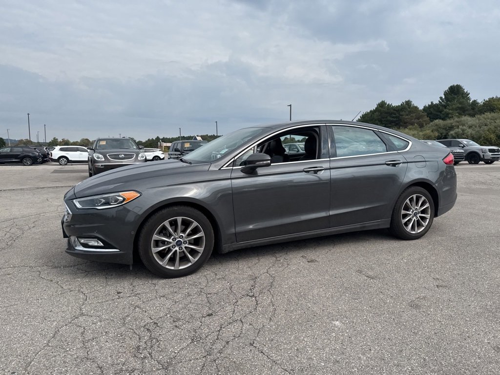 2017 Ford Fusion SE photo 5