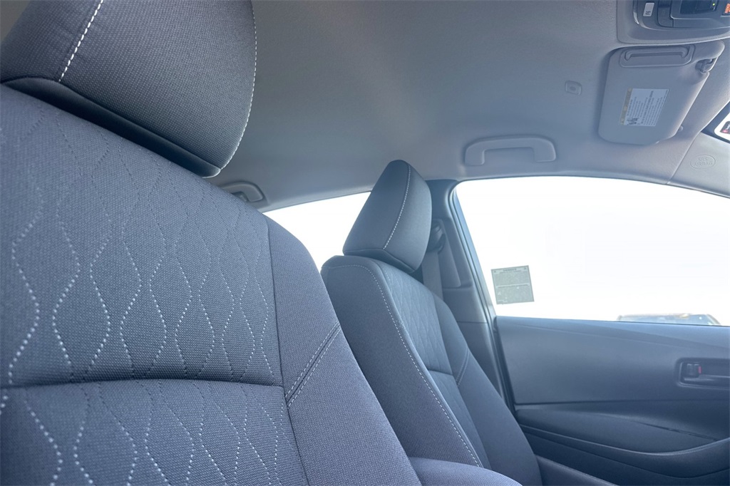 2025 Toyota Corolla LE photo 14