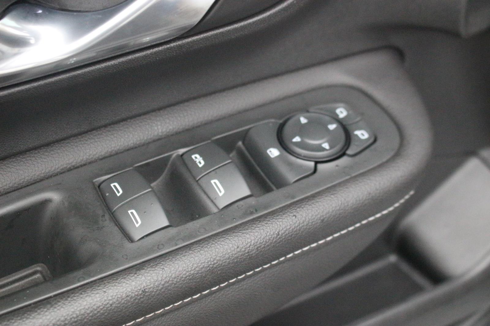 2022 Gmc Terrain SLE photo 12