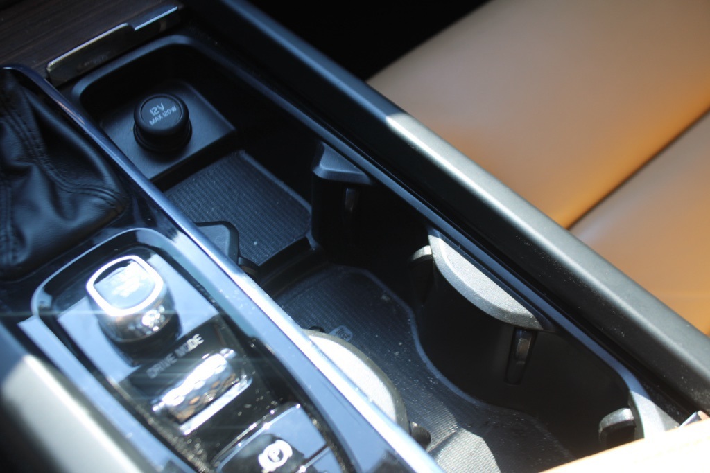 2020 Volvo XC60 T5 Inscription photo 24