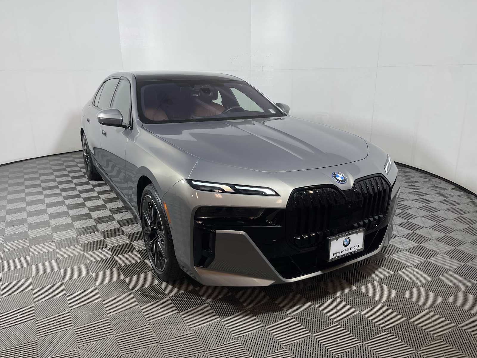 Used 2023 BMW i7 Base with VIN WBY53EJ02PCN77841 for sale in Freeport, NY