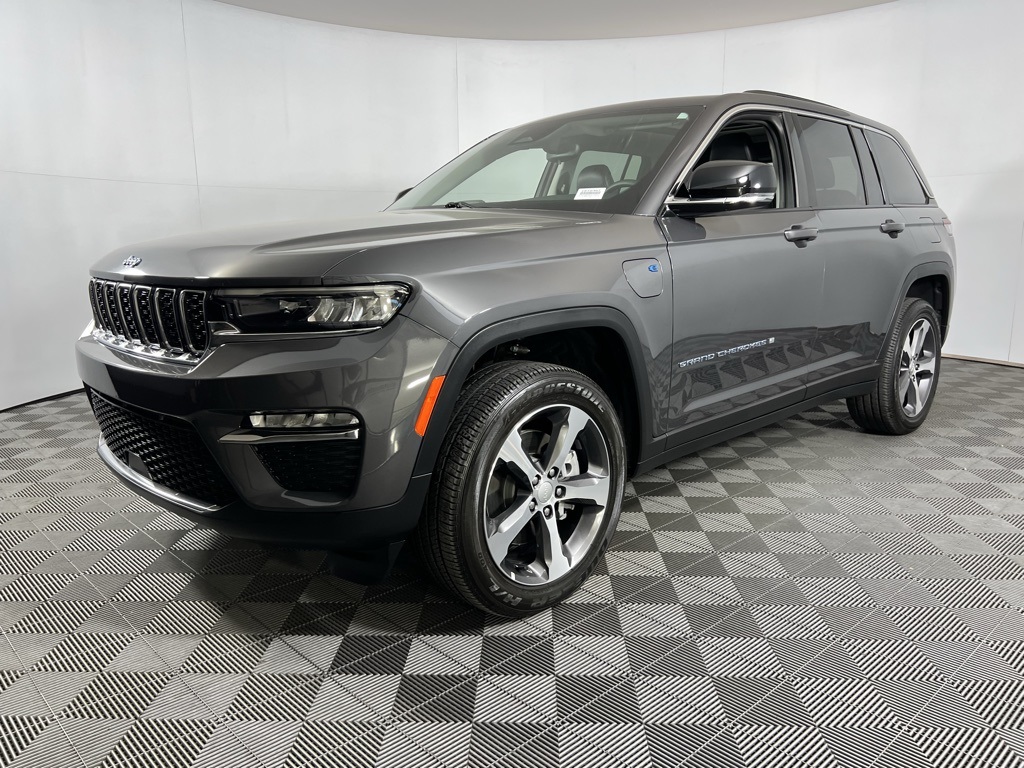 2023 Jeep Cherokee 4xe photo 2