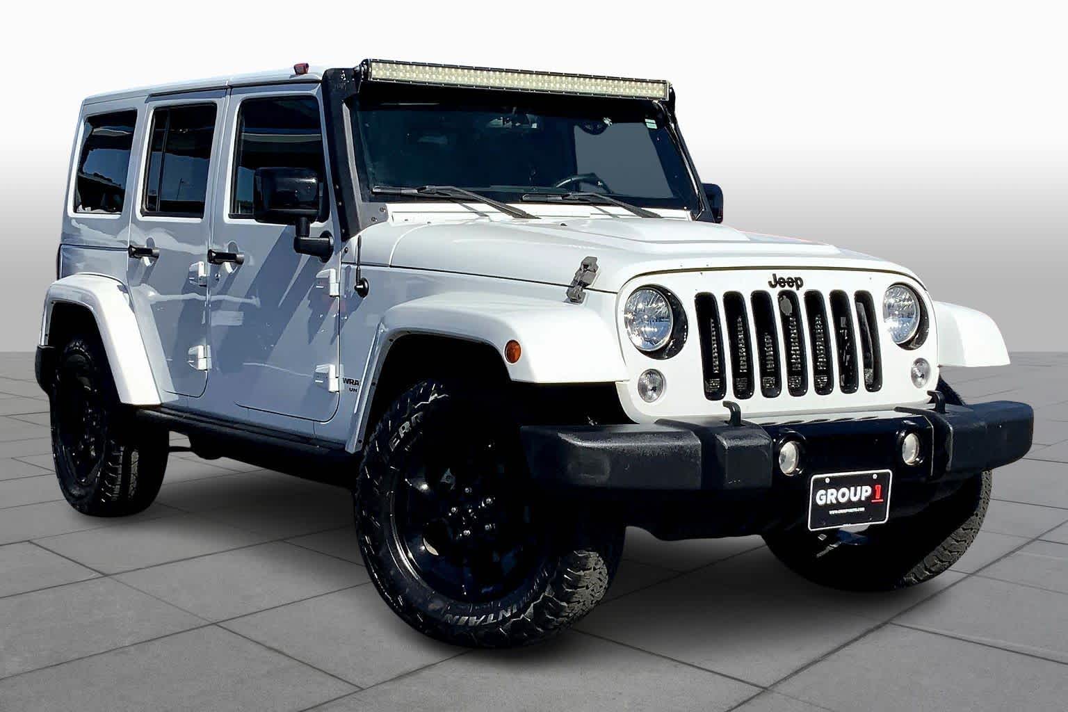2015 Jeep Wrangler Unlimited Altitude photo 2