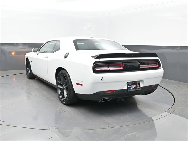 2022 Dodge Challenger R/T photo 3