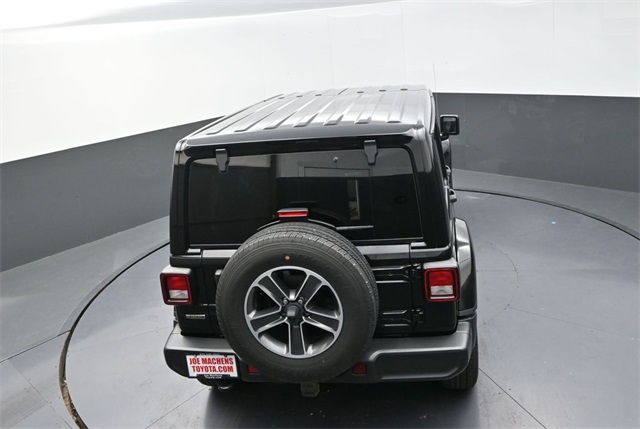 2023 Jeep Wrangler Sahara photo 20