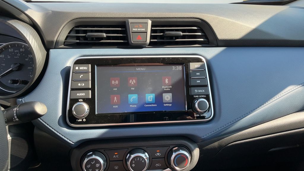 2025 Nissan Versa 1.6 SV photo 25