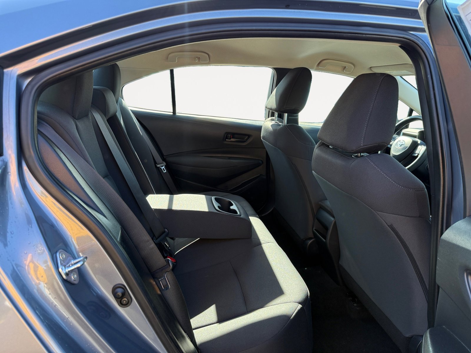 2022 Toyota Corolla LE photo 17