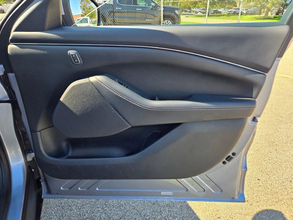 2022 Ford Mustang Mach-E Select photo 5