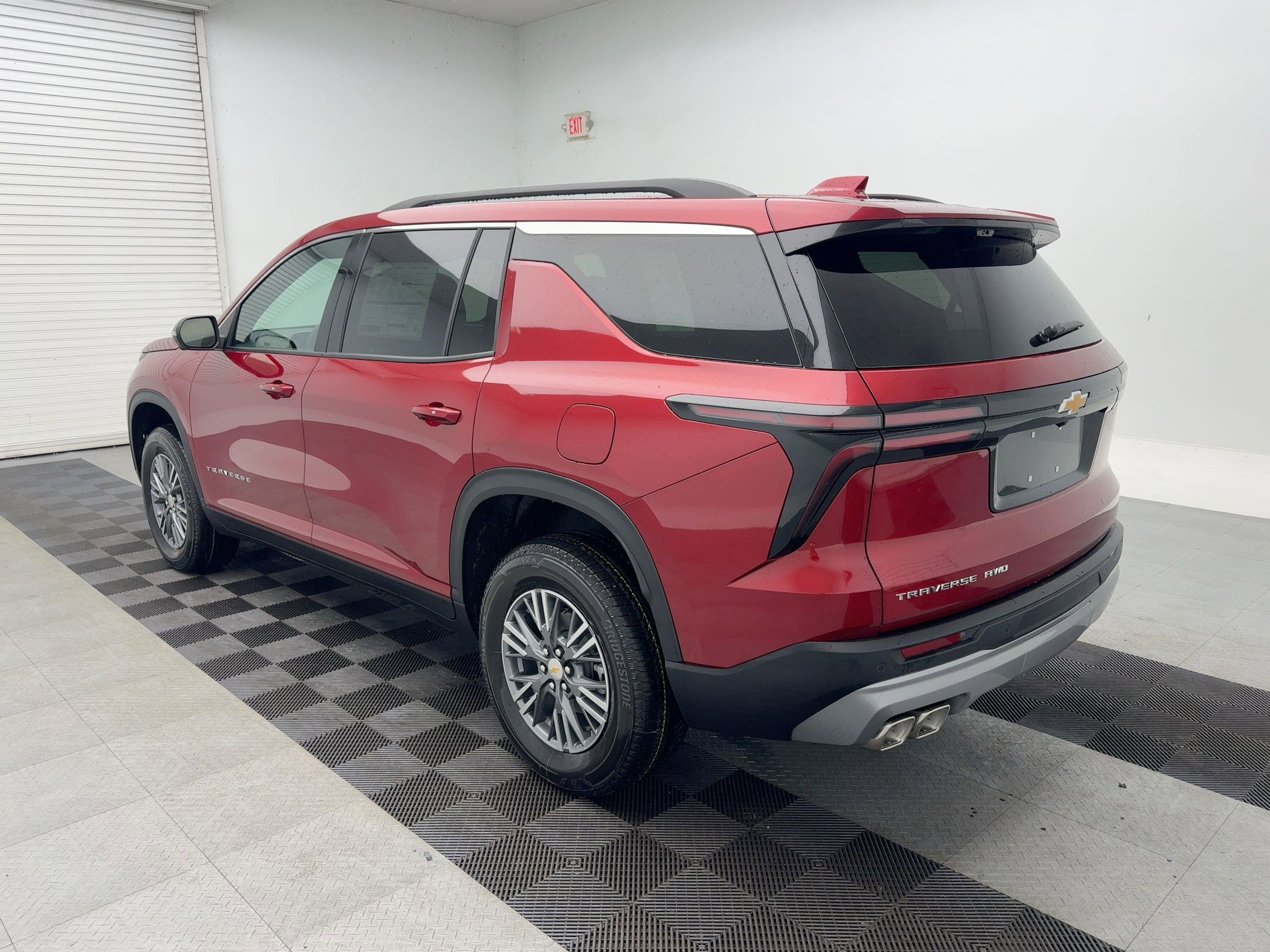 2026 Chevrolet Traverse photo 2