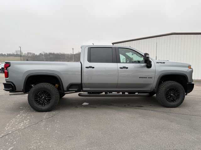 2026 Chevrolet Silverado 2500HD ZR2 photo 4