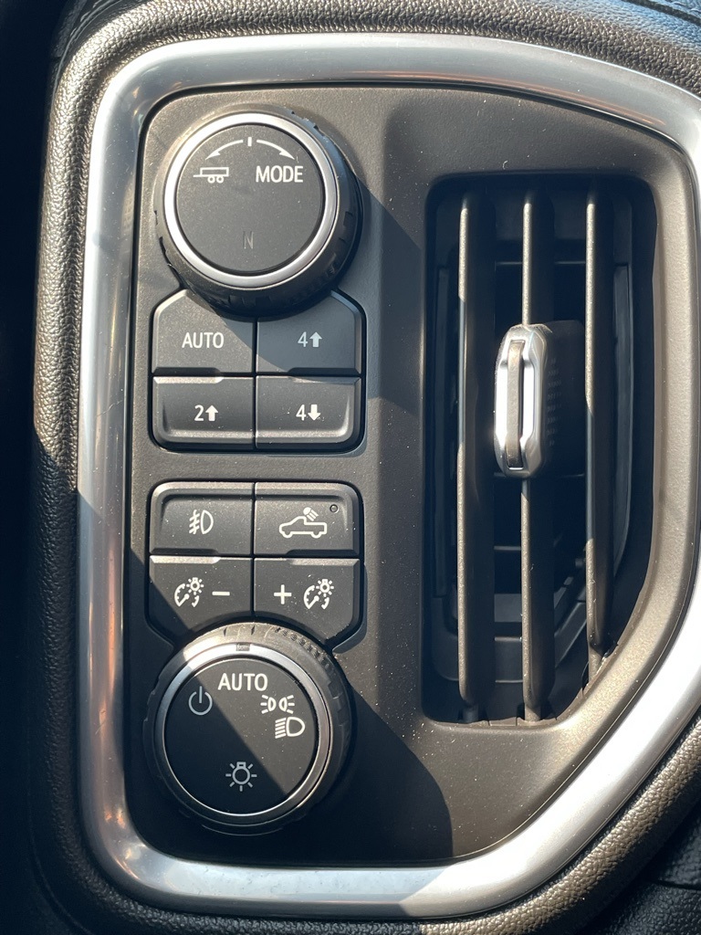 2021 Chevrolet Silverado 1500 RST photo 21