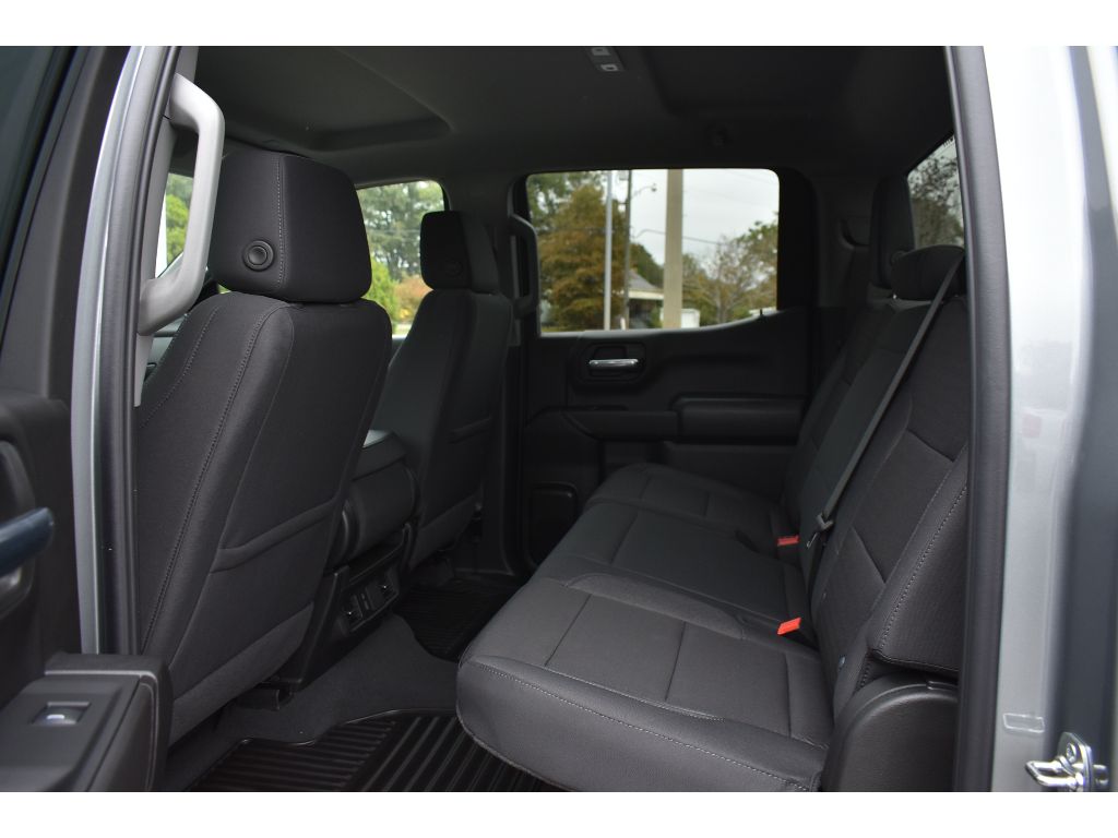 2025 Chevrolet Silverado 1500 Custom photo 9