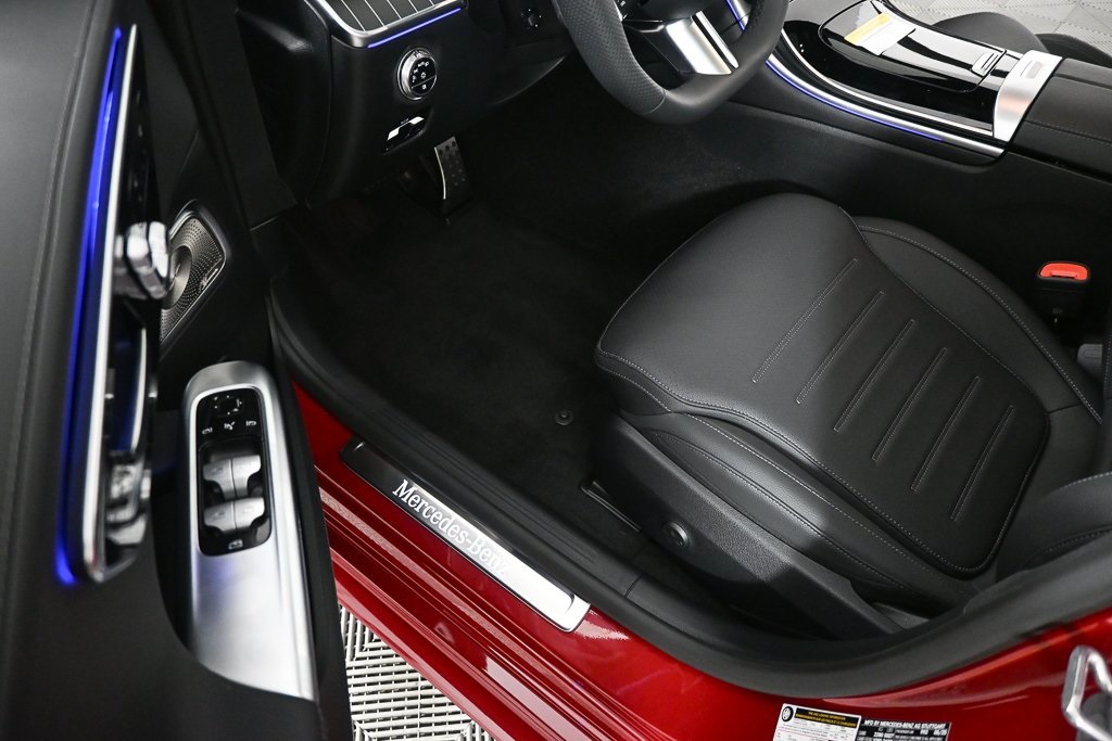 2025 Mercedes Benz C 300 photo 8