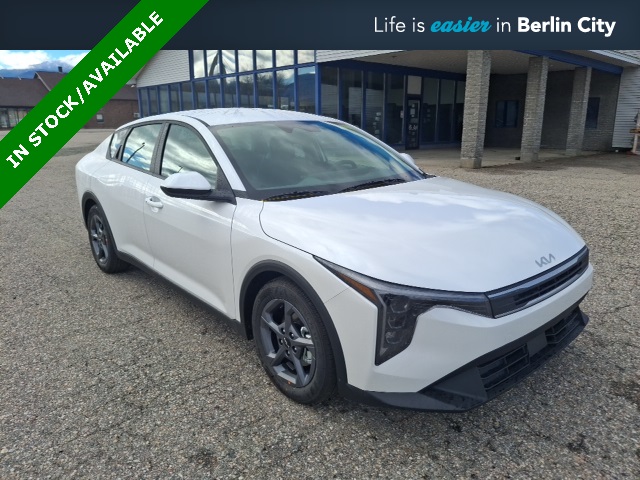 2025 Kia K4 LXS's photo