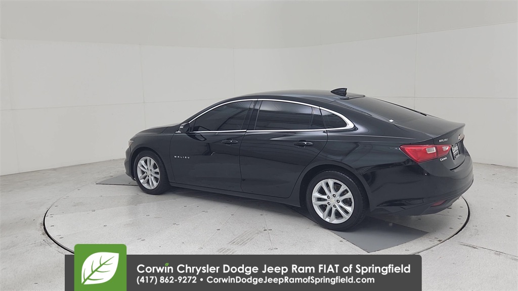 2017 Chevrolet Malibu 1LT photo 9