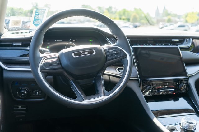 2023 Jeep Cherokee 4xe photo 6