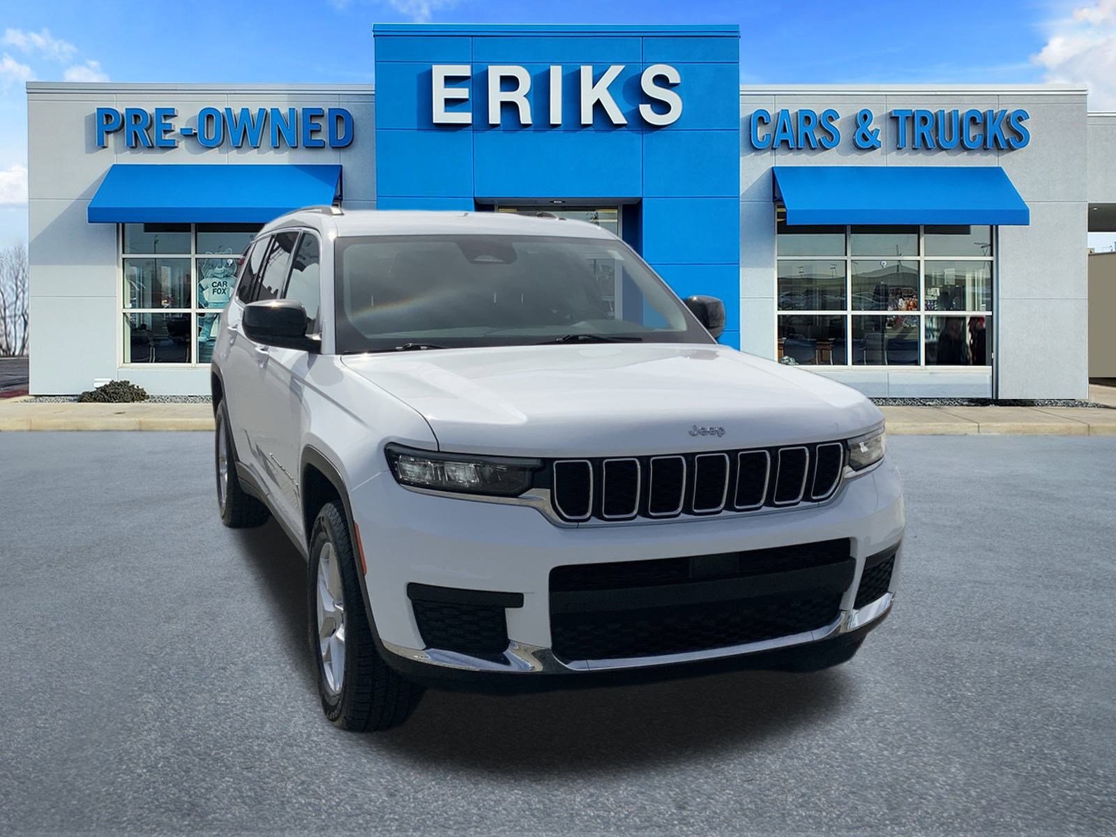 2023 Jeep Grand Cherokee Laredo Altitude photo 3