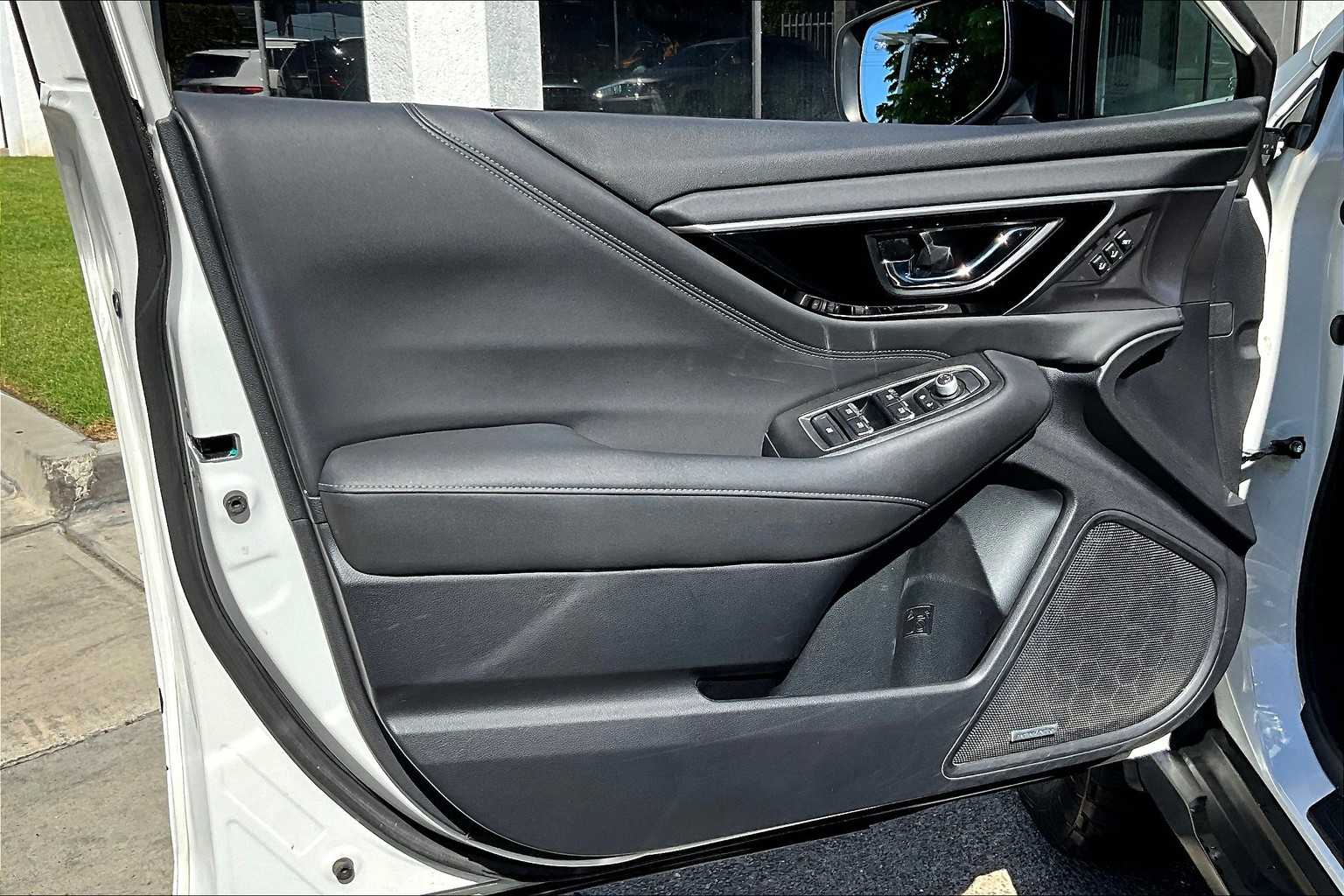 2021 Subaru Outback Limited photo 21