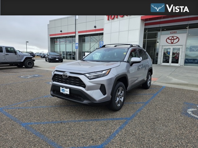 2025 Toyota RAV4 XLE's photo